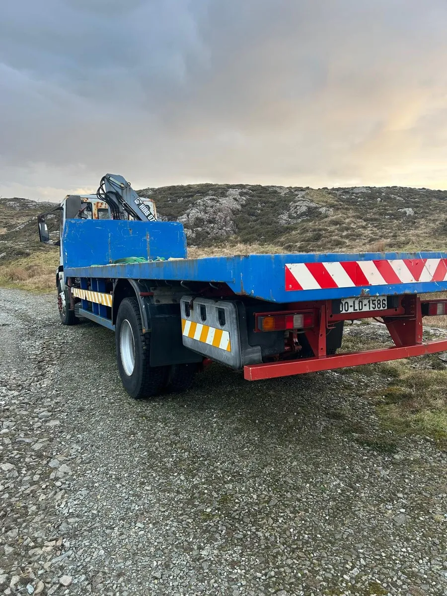 Iveco flatbed crane truck - Image 3