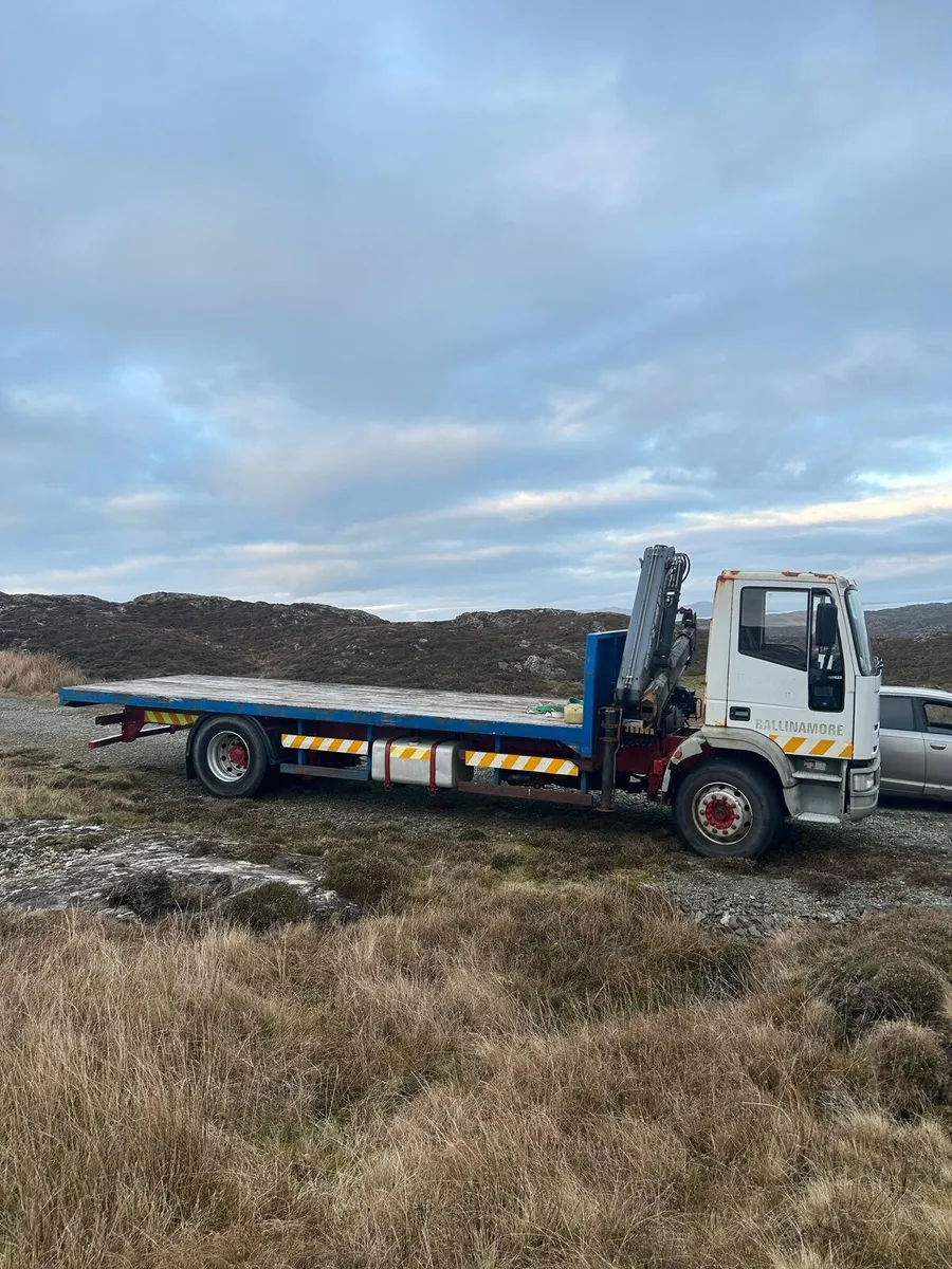 Iveco flatbed crane truck - Image 1