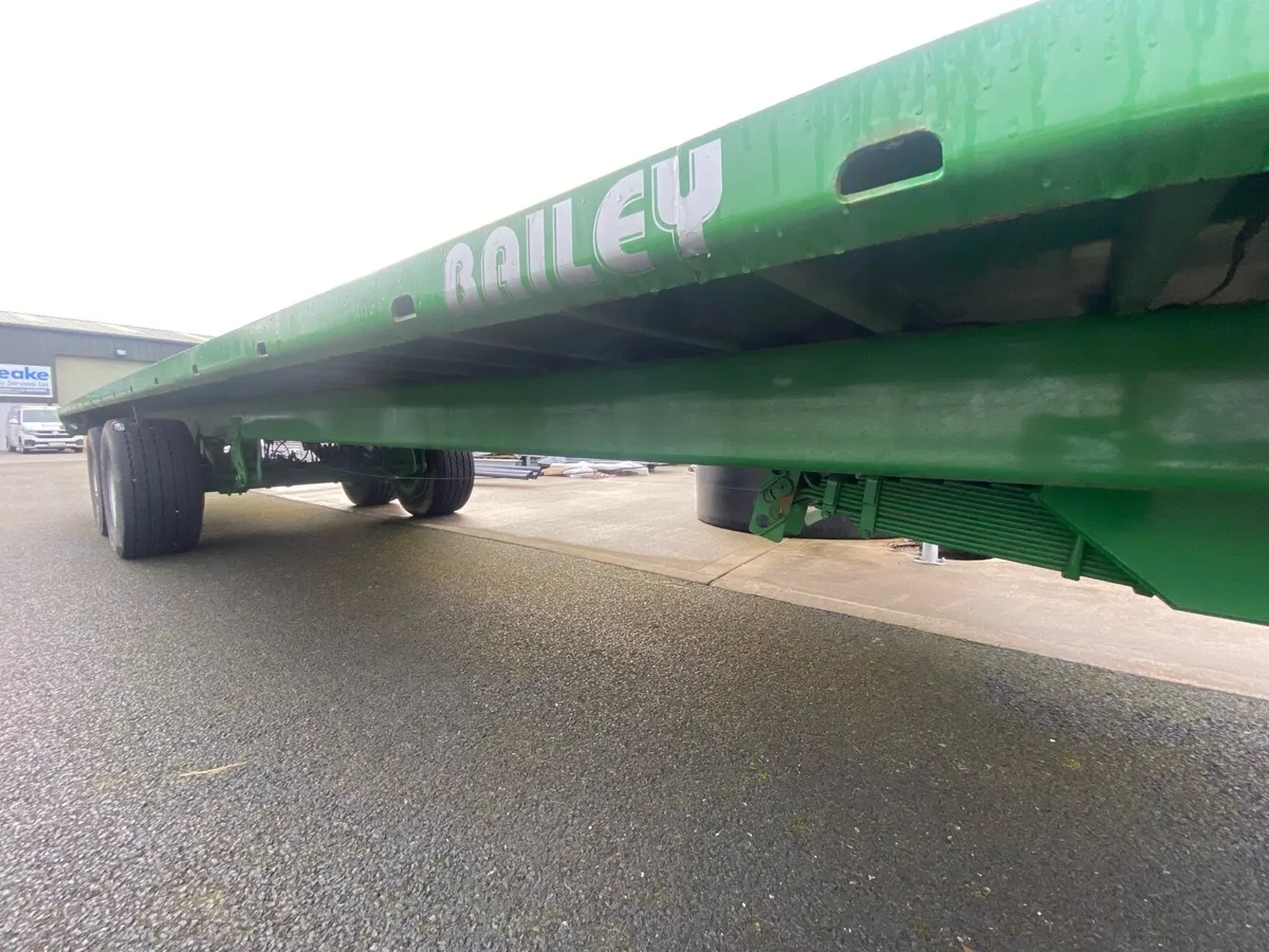 Bailey 33 ft trailer - Image 4