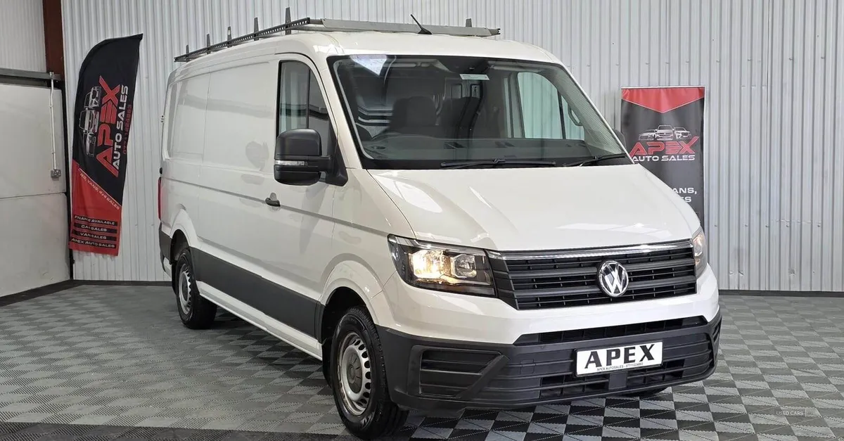 Volkswagen Crafter CR30 MWB DIESEL FWD - Image 1
