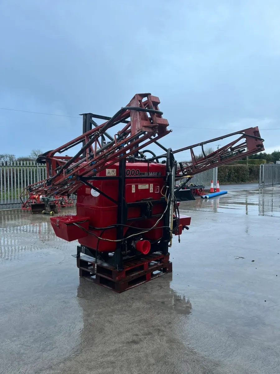 Case 1000 Litre sprayer - Image 1