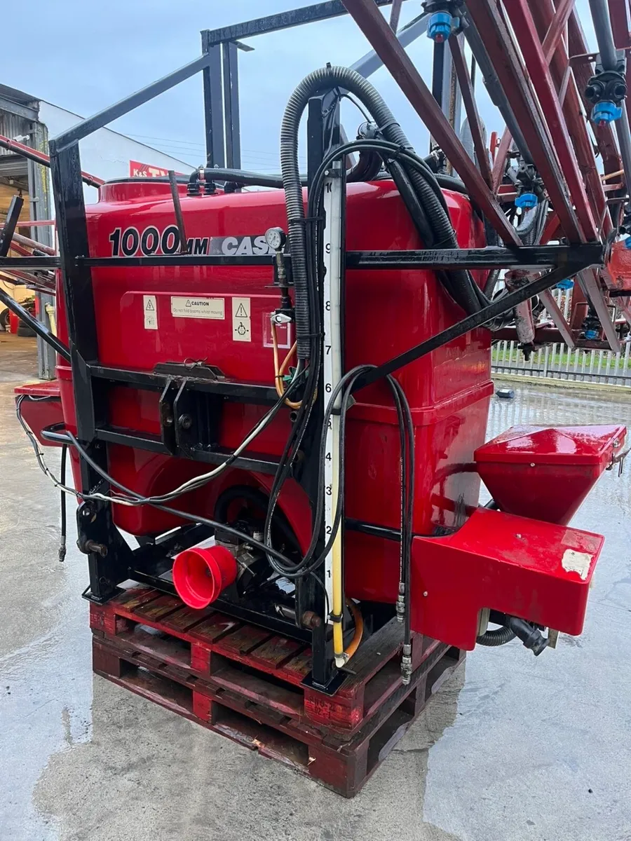 Case 1000 Litre sprayer - Image 4