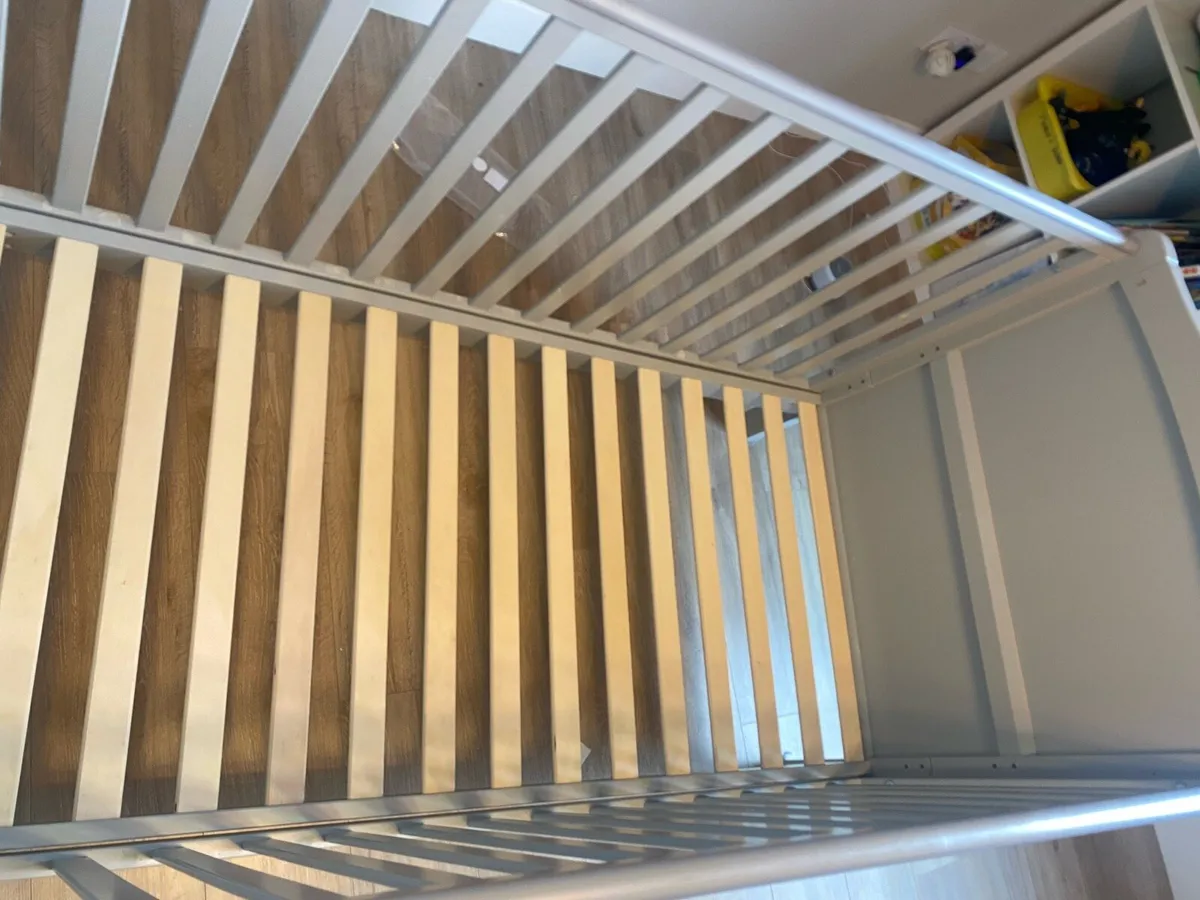 Baby cot - Image 2