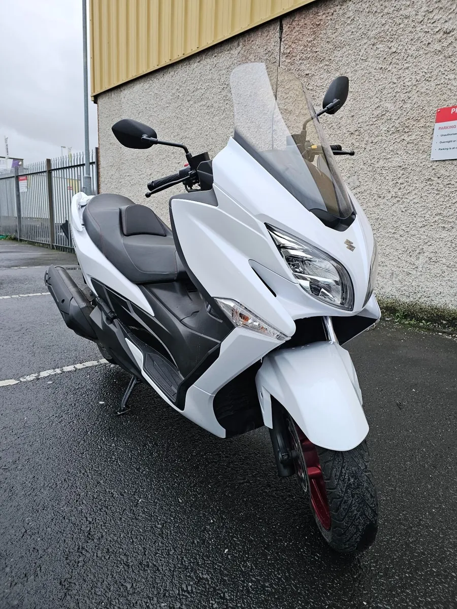 Suzuki Burgman 400 - Image 2