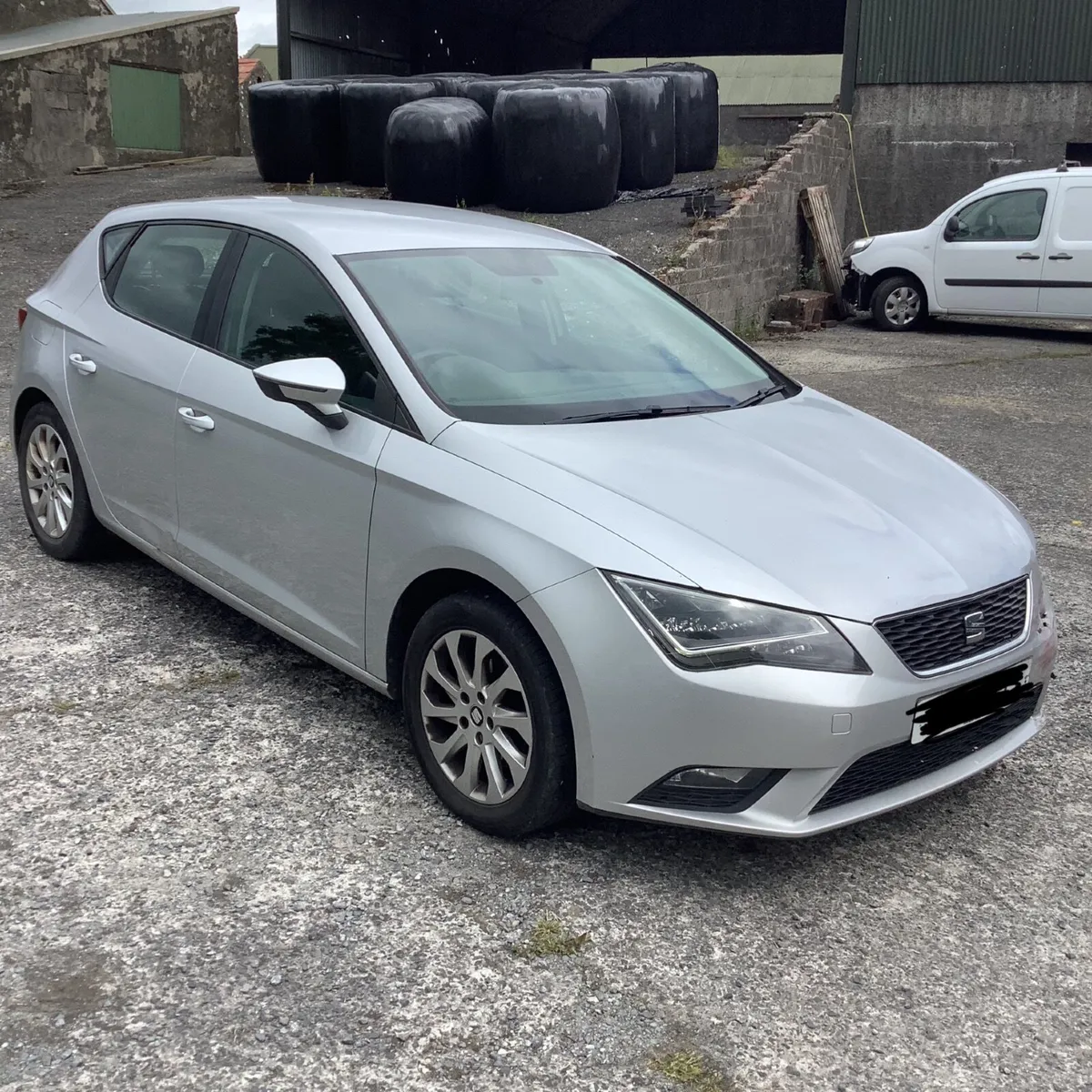 Seat Leon  se technology tsi 1.2 petrol 2015 parts - Image 1