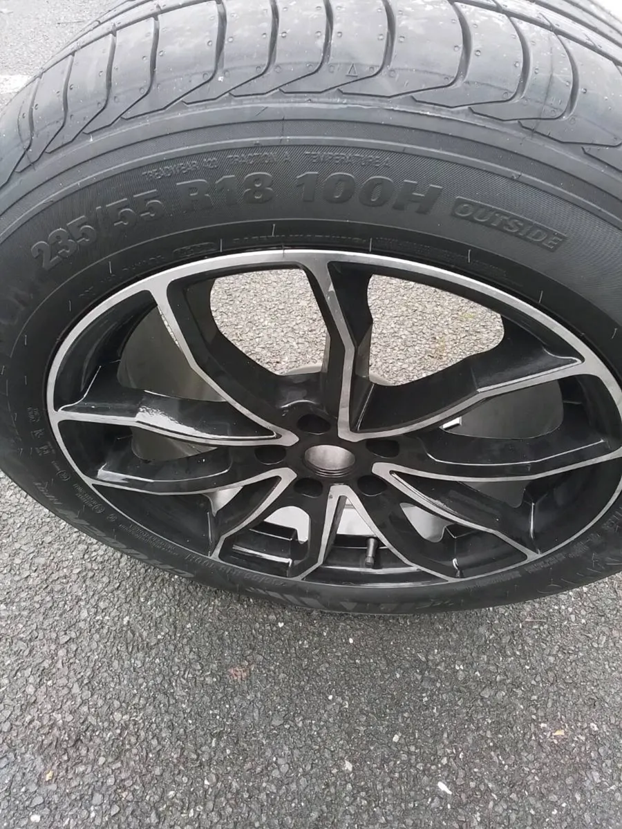 Single alloy and tyre - Image 2