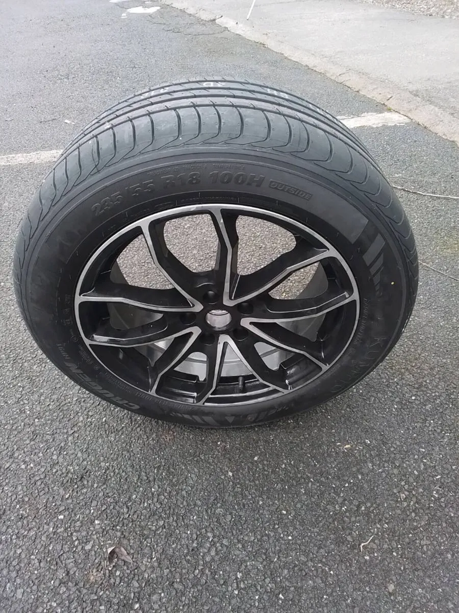 Single alloy and tyre - Image 3
