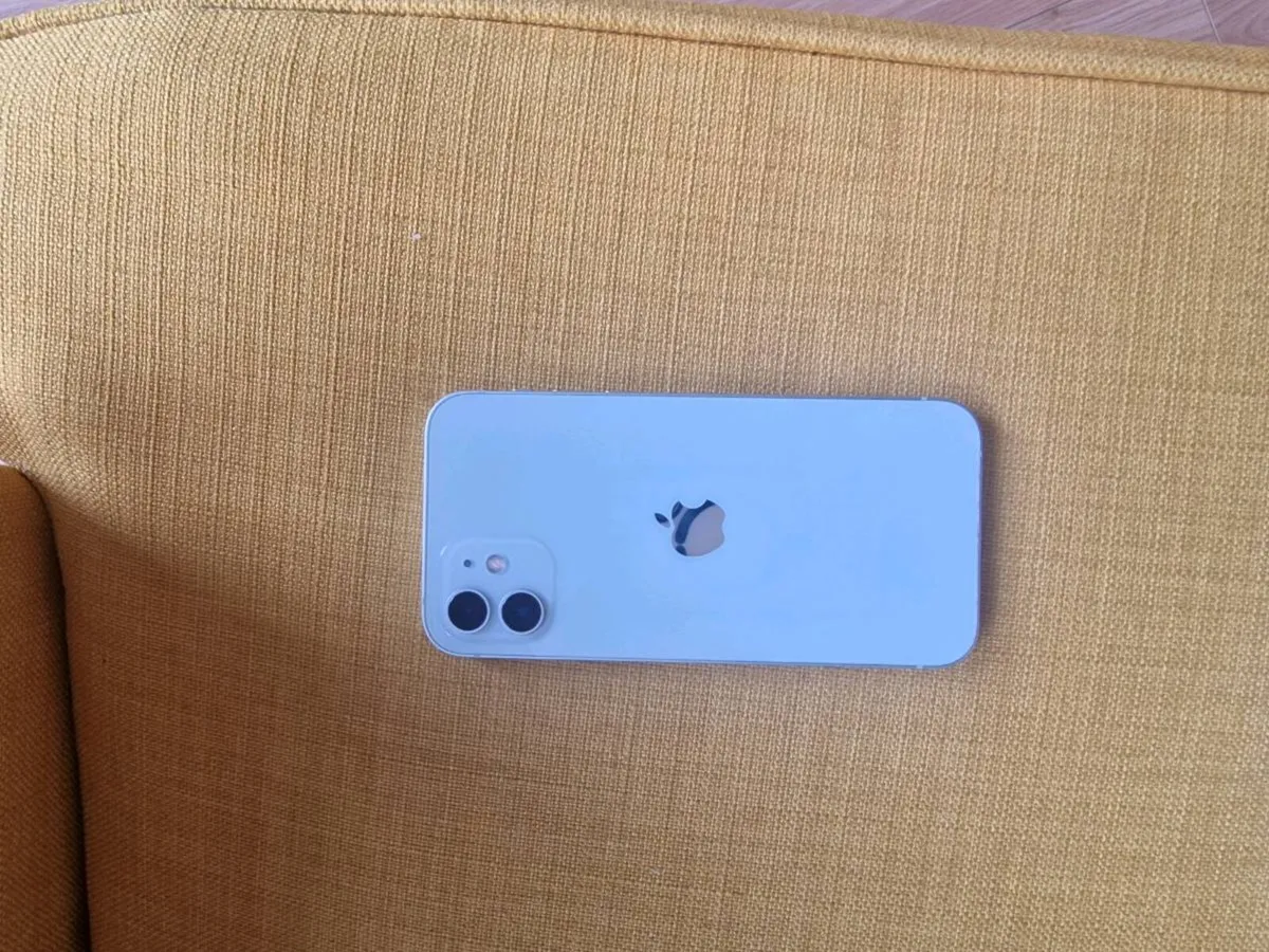 Iphone 12 - Image 1