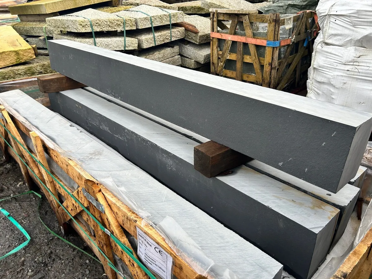 Limestone heads/lintels - Image 4