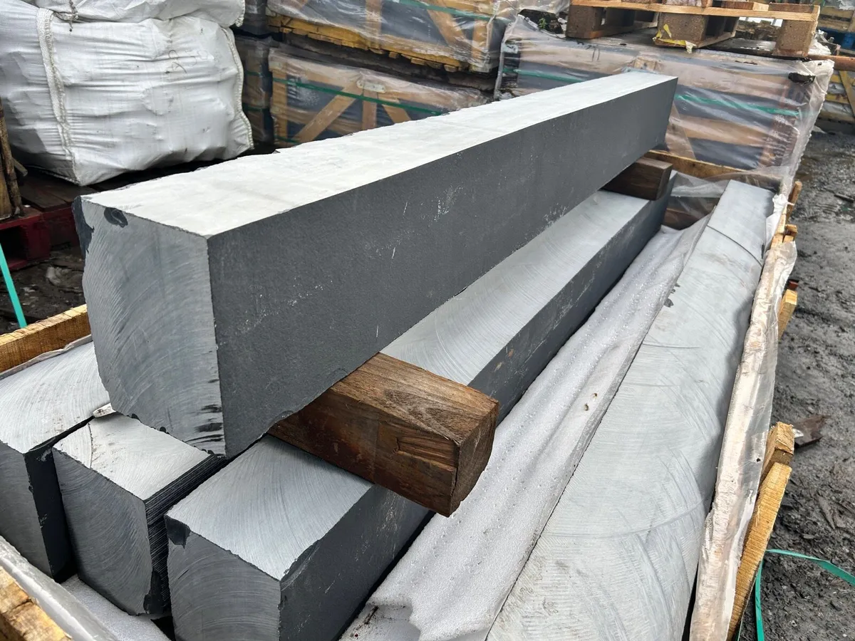 Limestone heads/lintels - Image 2