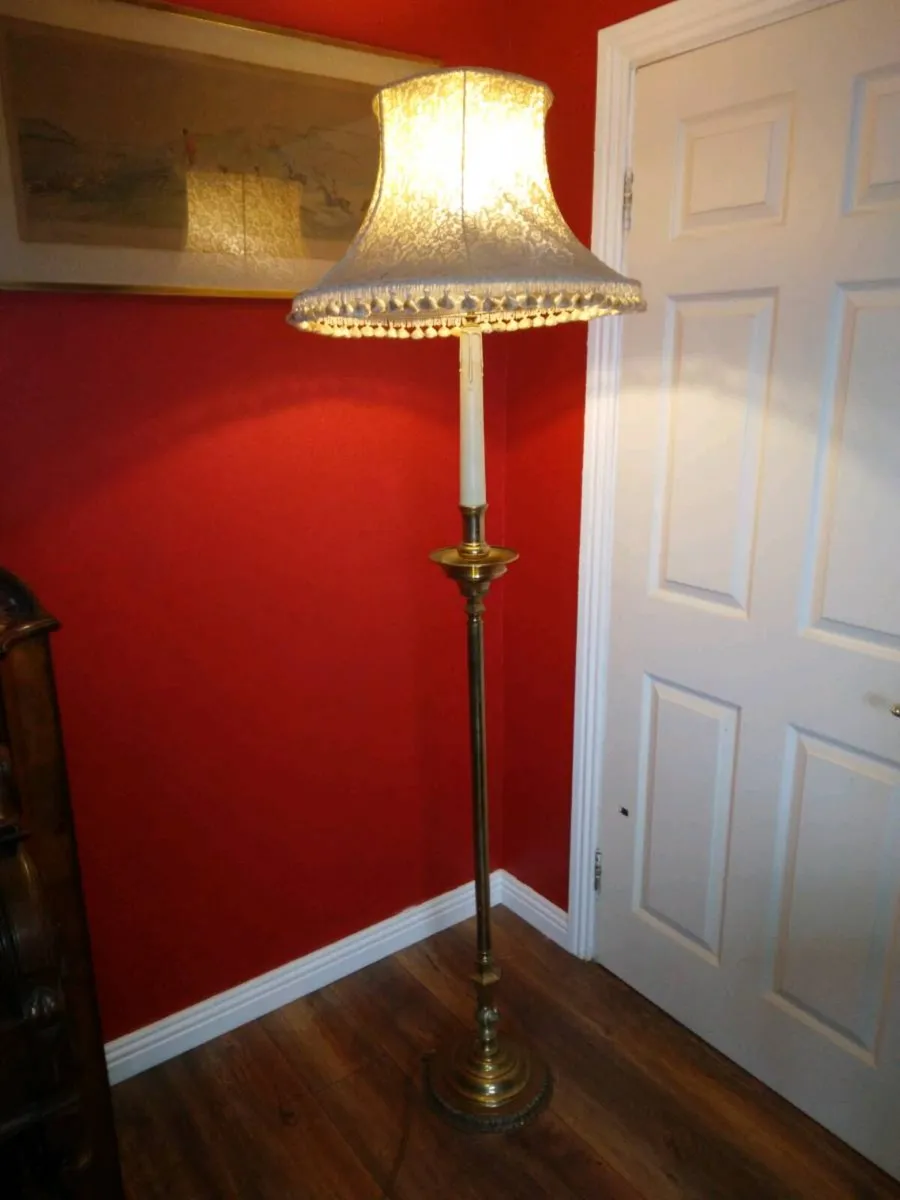 Brass standard lamp - Image 1
