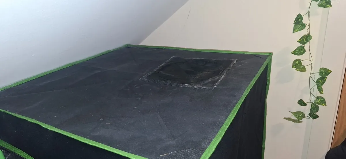 Grow Tent 60x60x180cm + 75 W LED Grow Light + Fan - Image 2