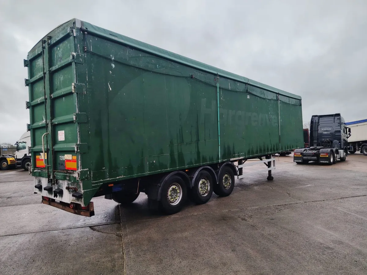 Wilcox walking floor New cover 130 yards tested - Image 1