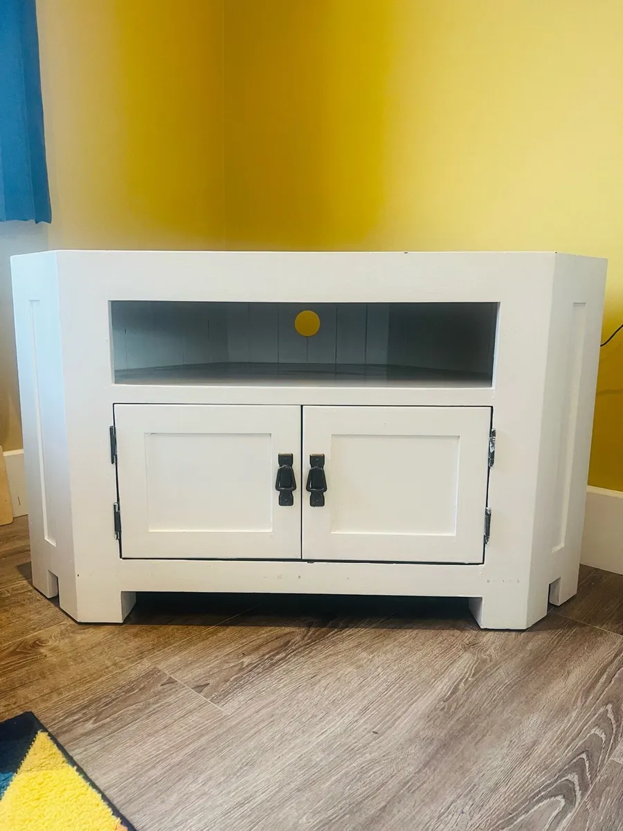 TV Stand - Corner unit - EZ Living - Image 1