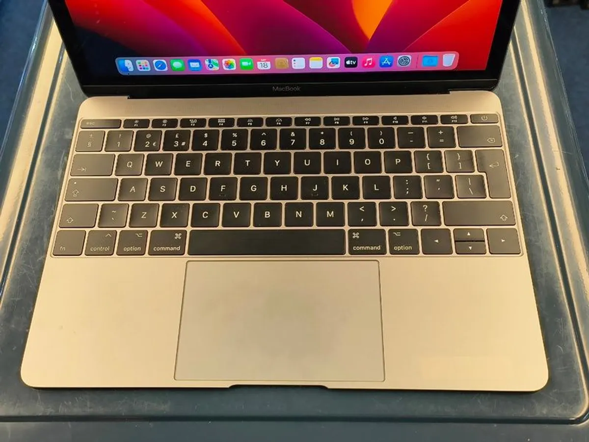 2017 Apple MacBook 12" Core i5 1.2GHz 8GB RAM 256GB SSD Grey Model: A1534 - Image 4