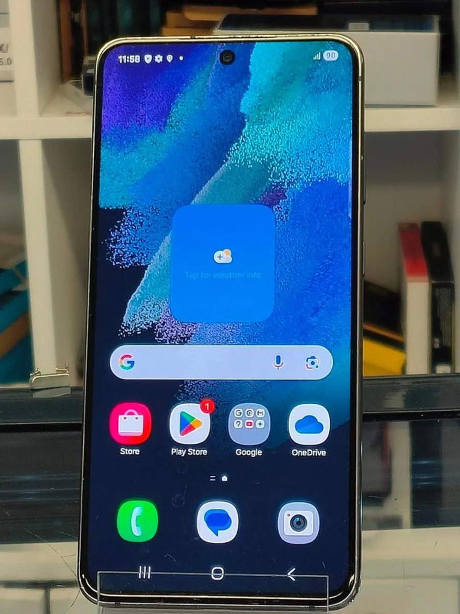 Samsung S21 FE 128GB Dual Sim Unlocked (LCD Has Scratches) - Image 1