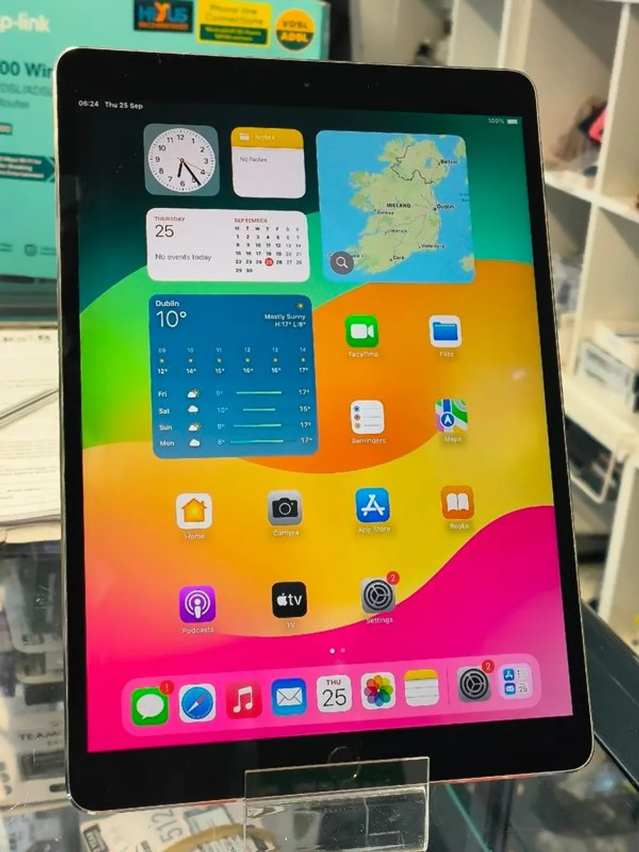 Apple iPad Pro 64GB, Wi-Fi 10.5 in - Space Gray / Used - Image 1