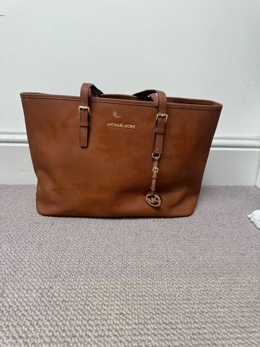 MICHAEL MICHAEL KORS Quinn Large Pebbled Leather Tote Bag - Image 1