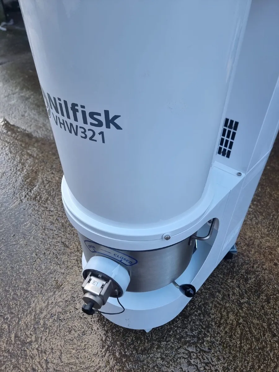 Nilfisk VHW321 industrial vacuum cleaner - Image 3