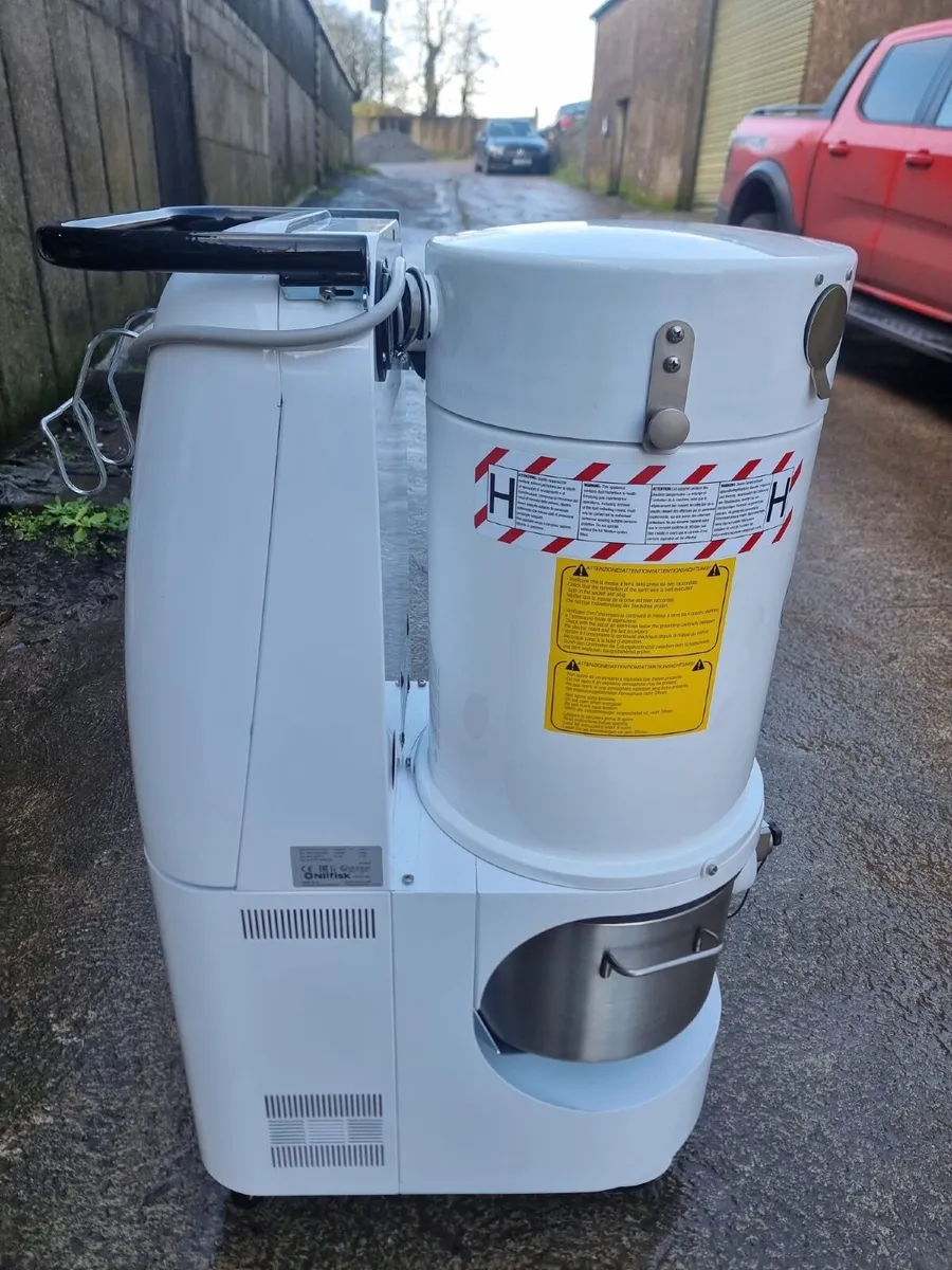 Nilfisk VHW321 industrial vacuum cleaner - Image 4