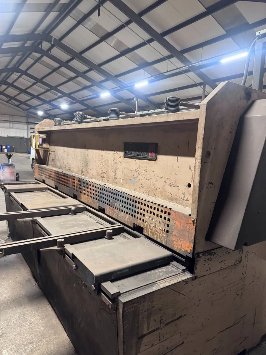 Guillotine - Image 1