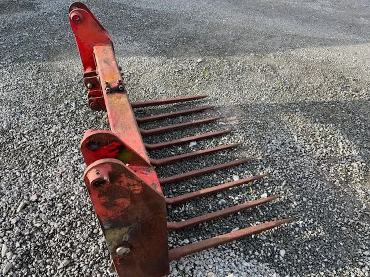 Heavy duty Fork 4ft Wide suit Tanco Loader - Image 3