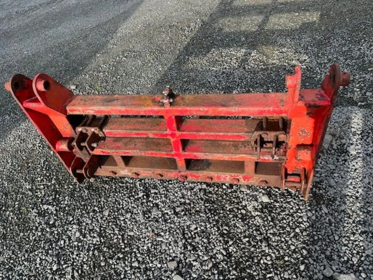 Heavy duty Fork 4ft Wide suit Tanco Loader - Image 4