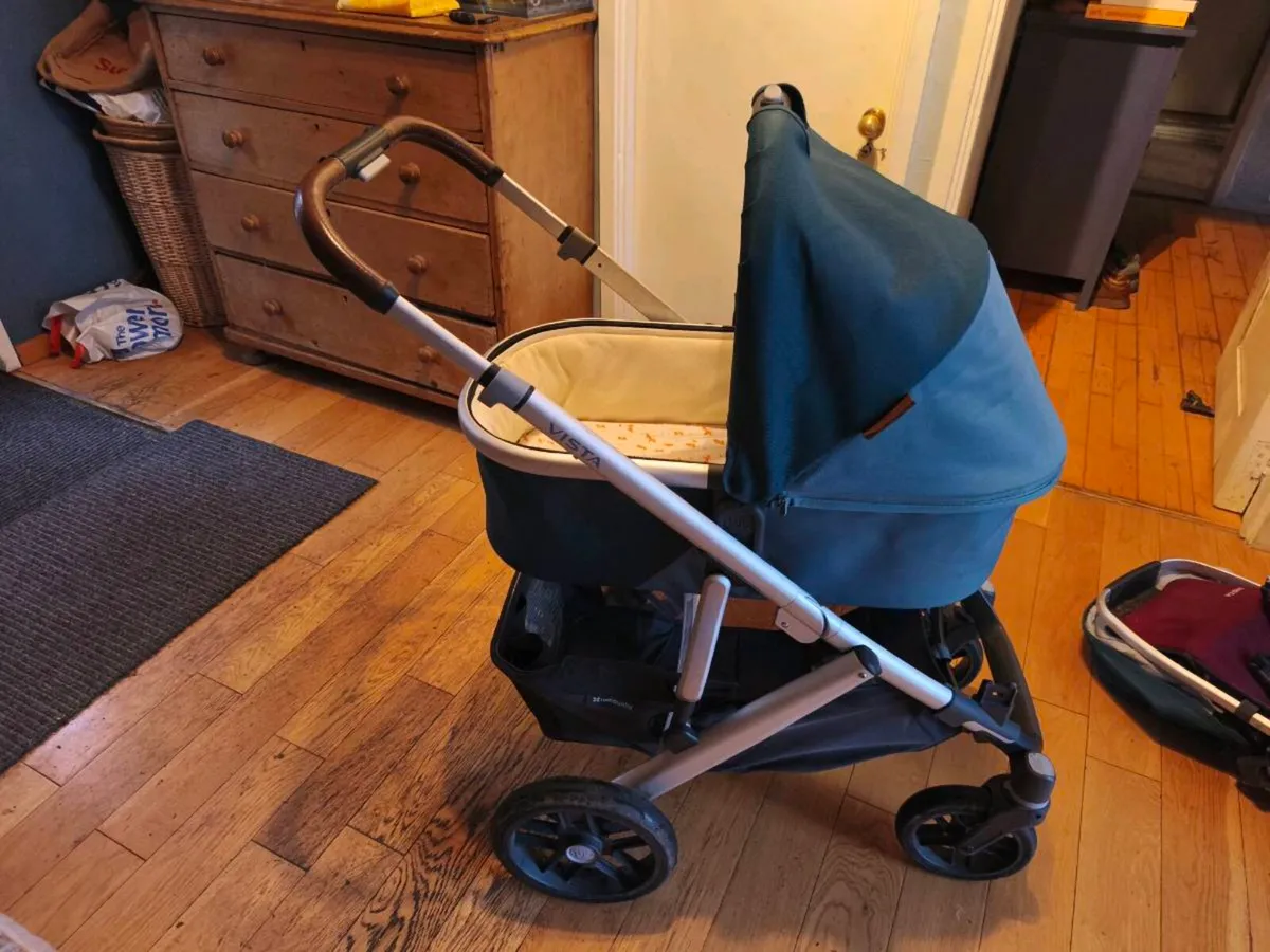 Uppababy vista v2 buggy with lots of add ons - Image 4