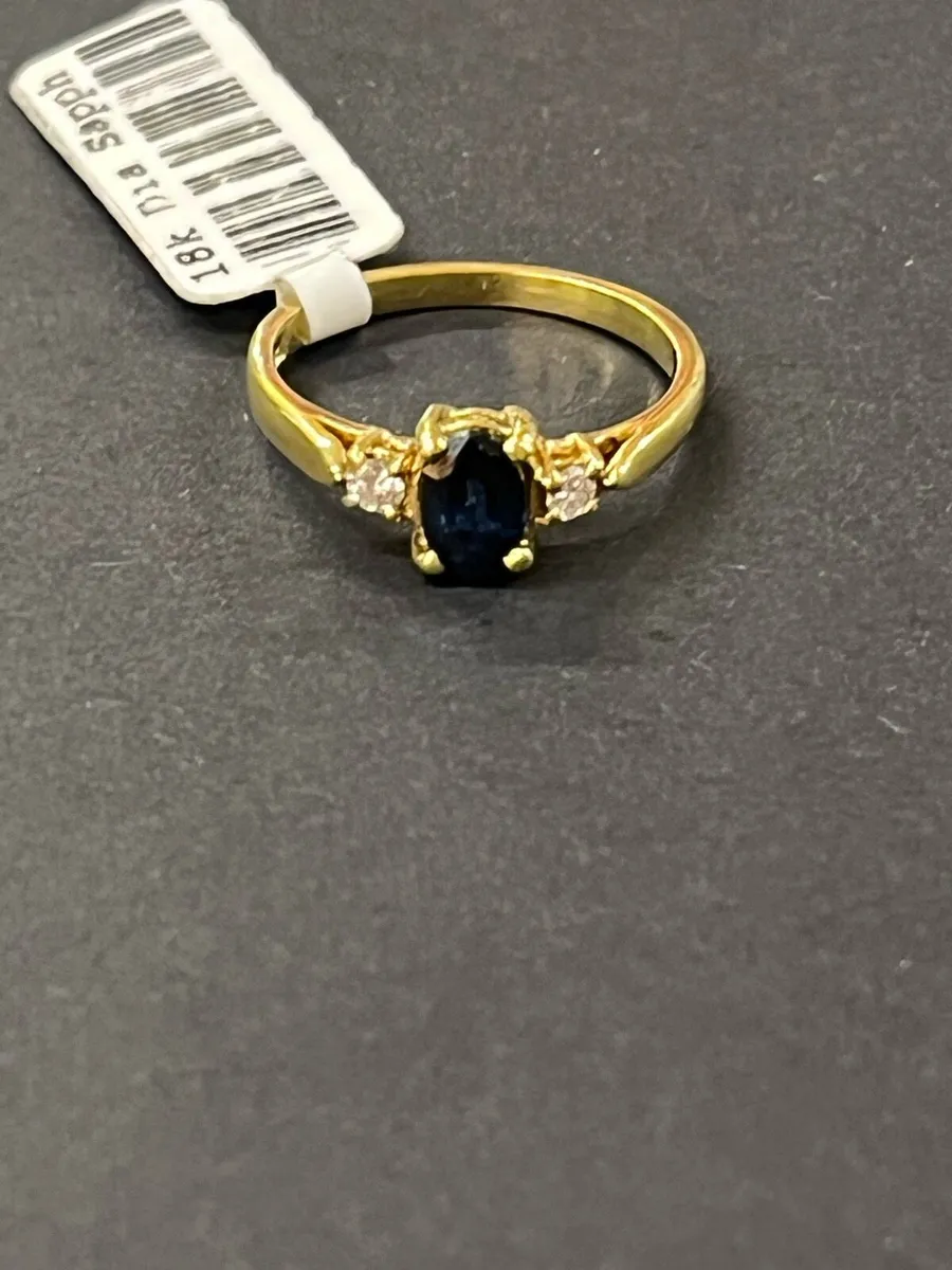 18k gold ring with sapphire and diamonds. - Image 2