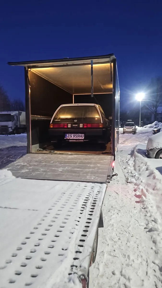 Enclosed  Vintage / Classic/  Car Transport Europe - Image 4