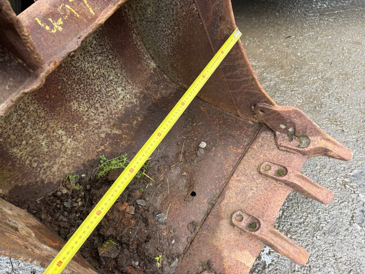 JCB 2ft digger bucket - Image 3