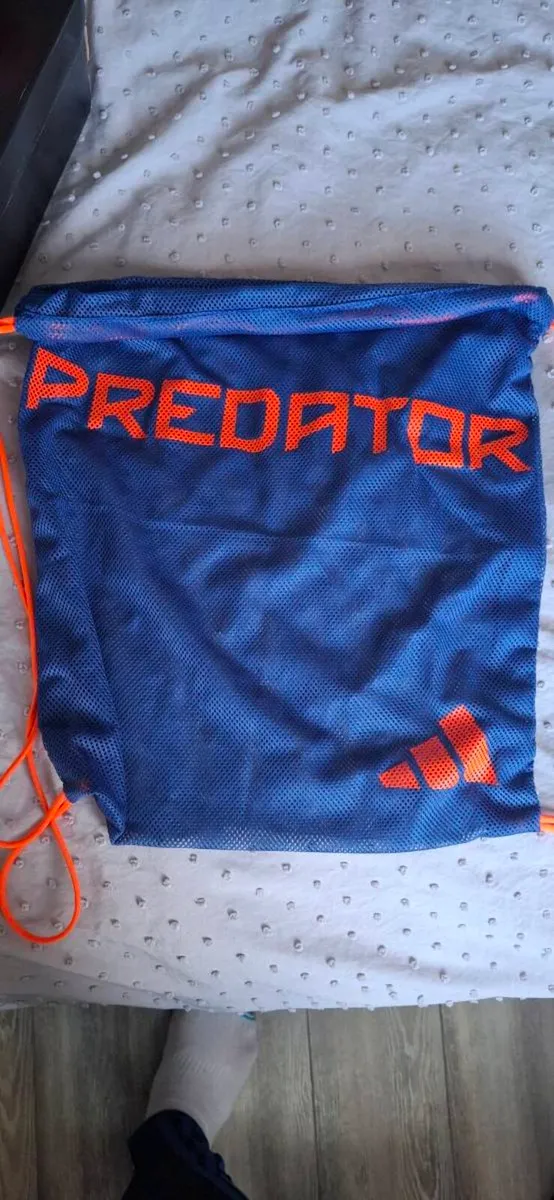 Adidas Predators size UK9 - Image 4