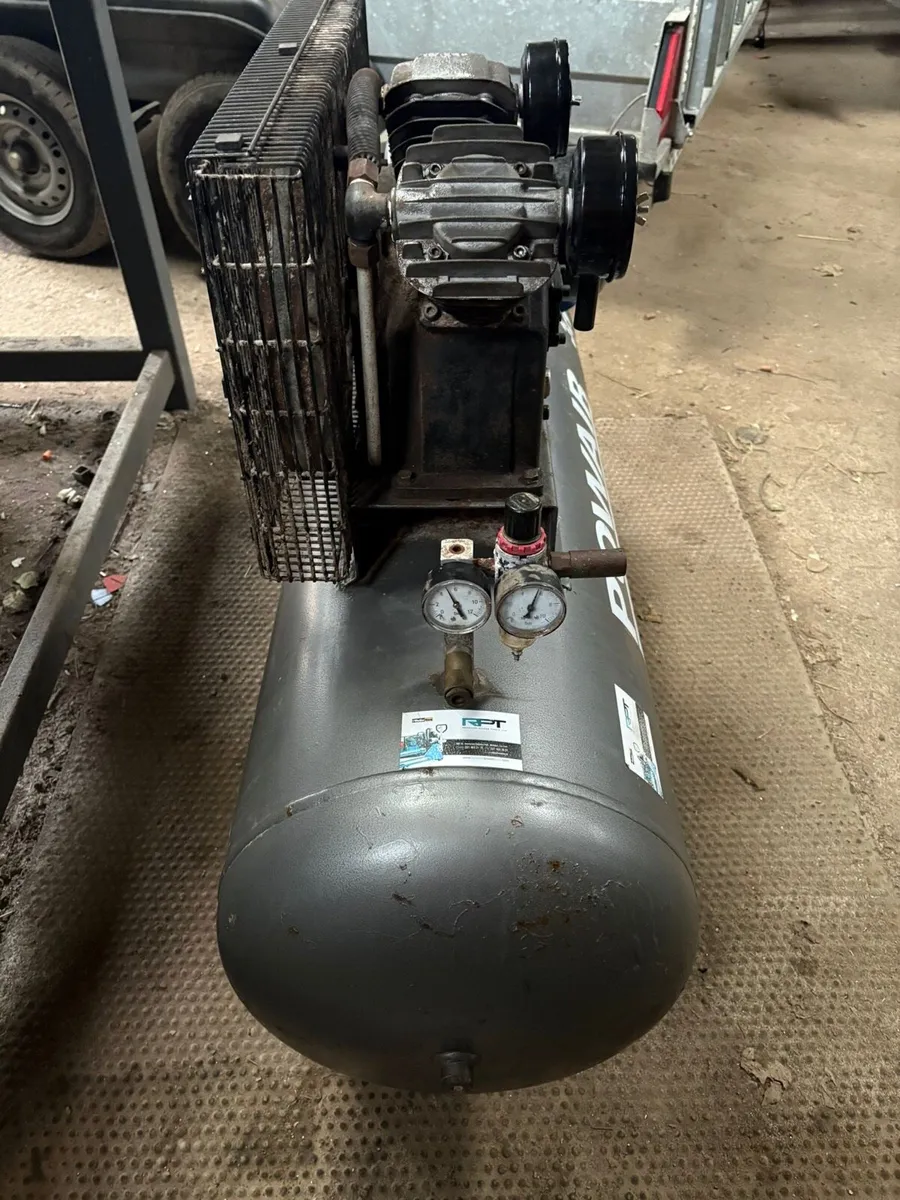 Air compressor - Image 2