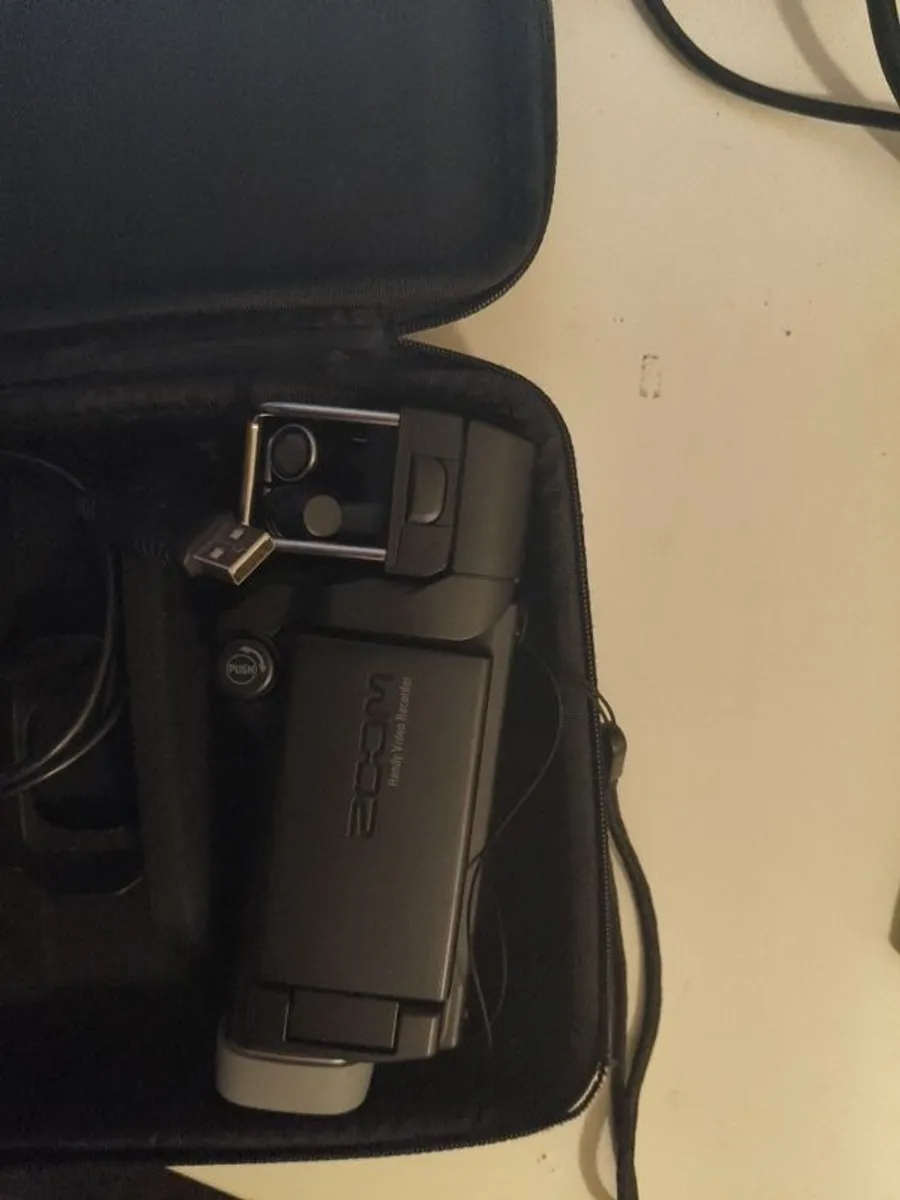 Zoom Q8 Handy  Video recorded - Image 1