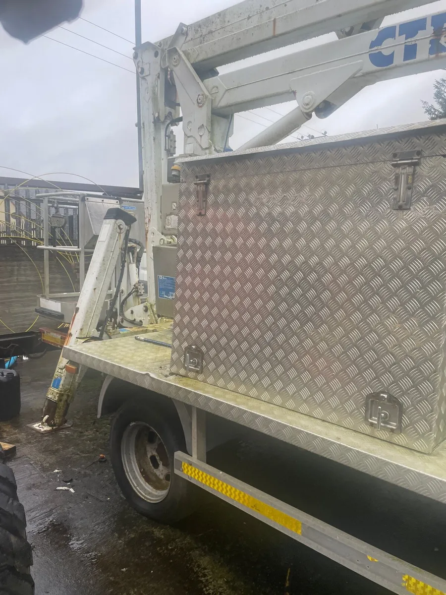 Cte hoist/Cheerypecker on iveco chassis - Image 3