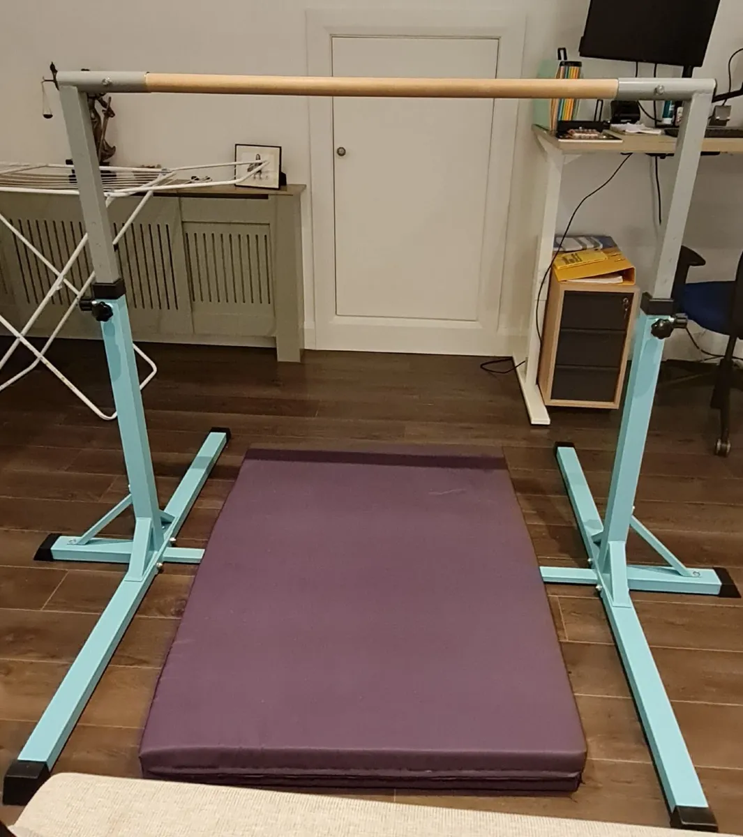 Gymnastics bar - Image 1