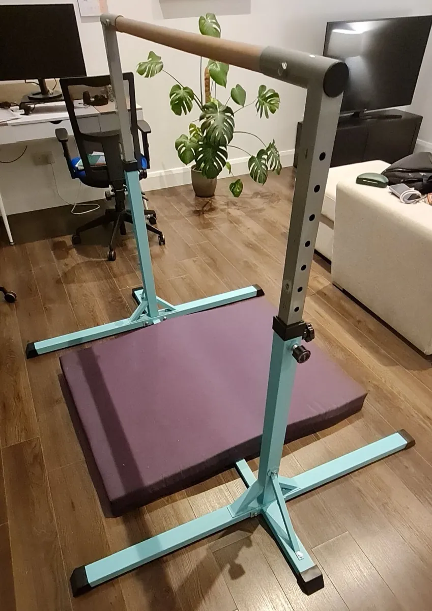 Gymnastics bar - Image 2