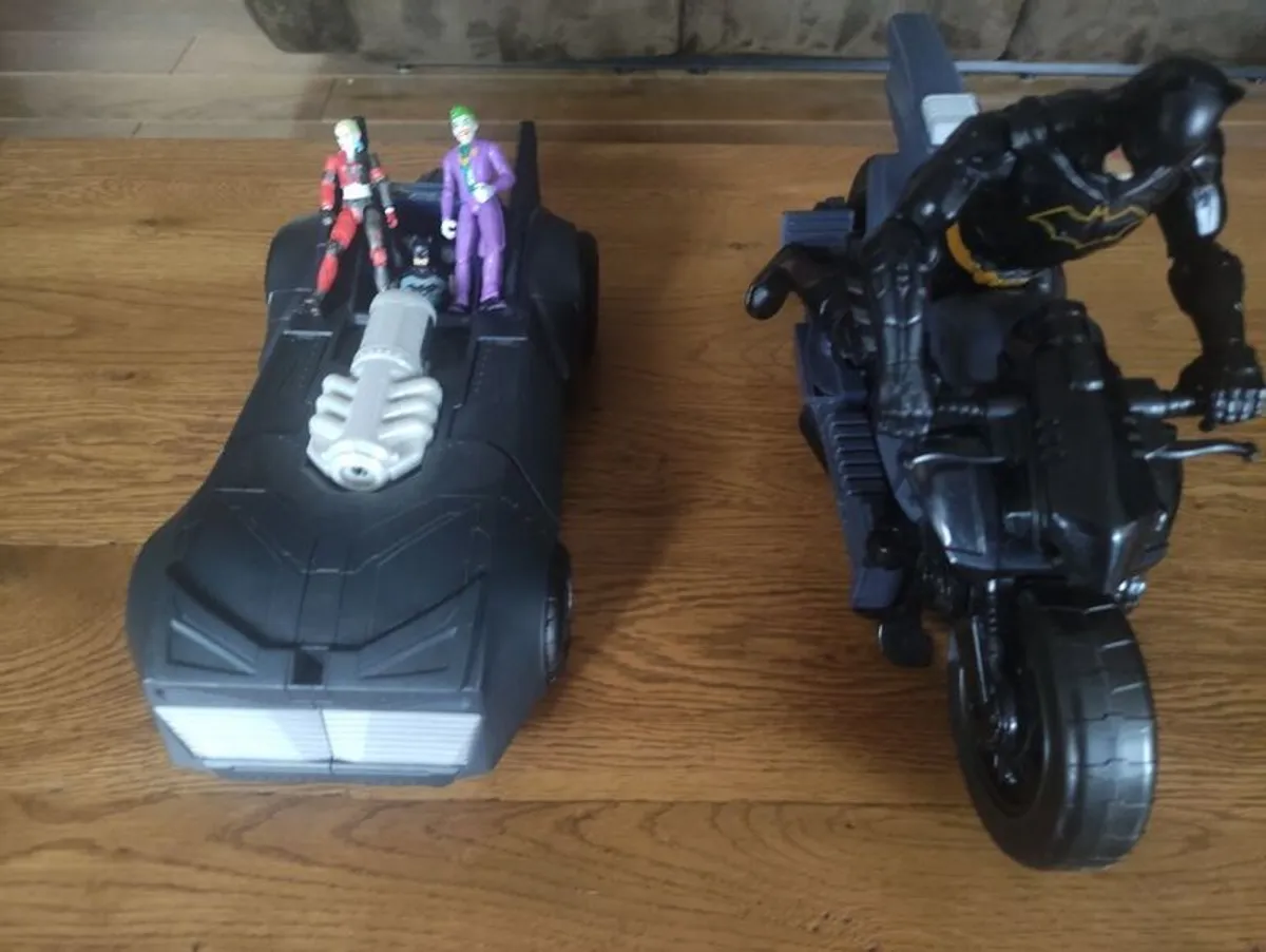 Batman ( bat mobil and bat bike, bat man figure, Joker and Harley Quinn - Image 4