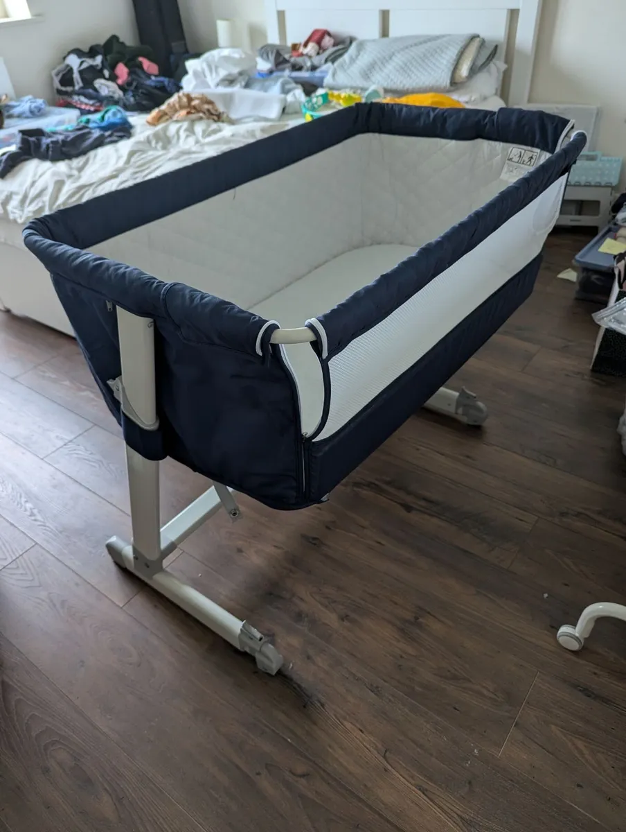 Bedside crib - Image 2