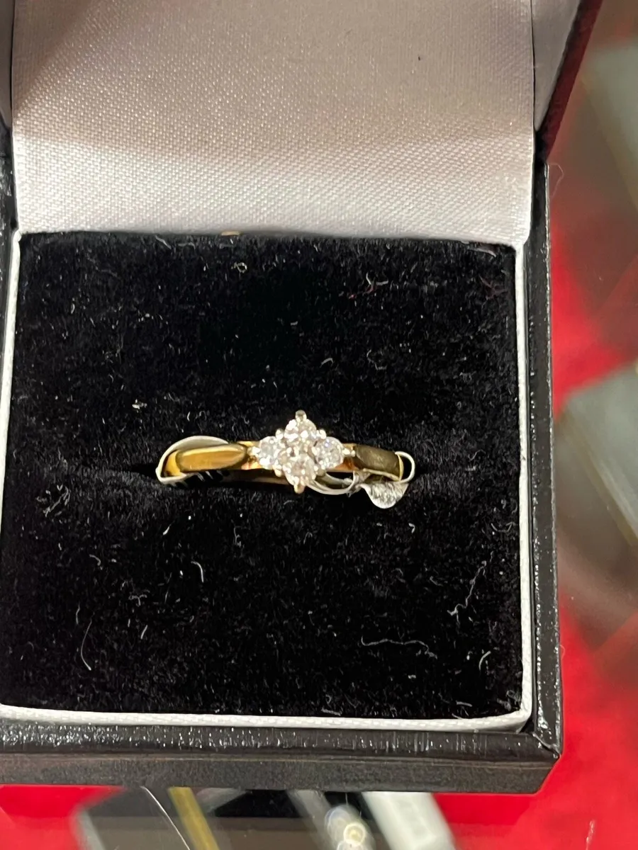 18k vintage gold ring with diamonds. - Image 2