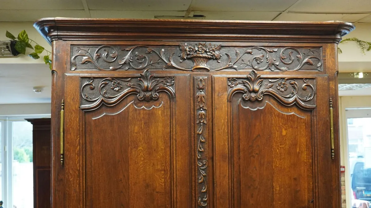 Grand Carved French Fumed Oak Armoire / Linen Pres - Image 4