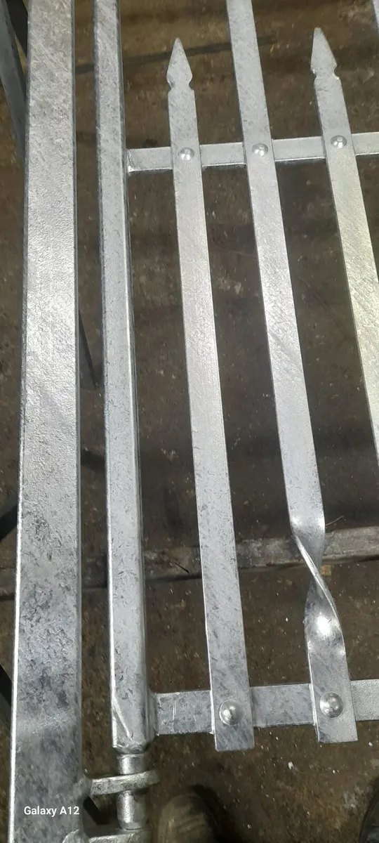 Galvanised steel gate - Image 3