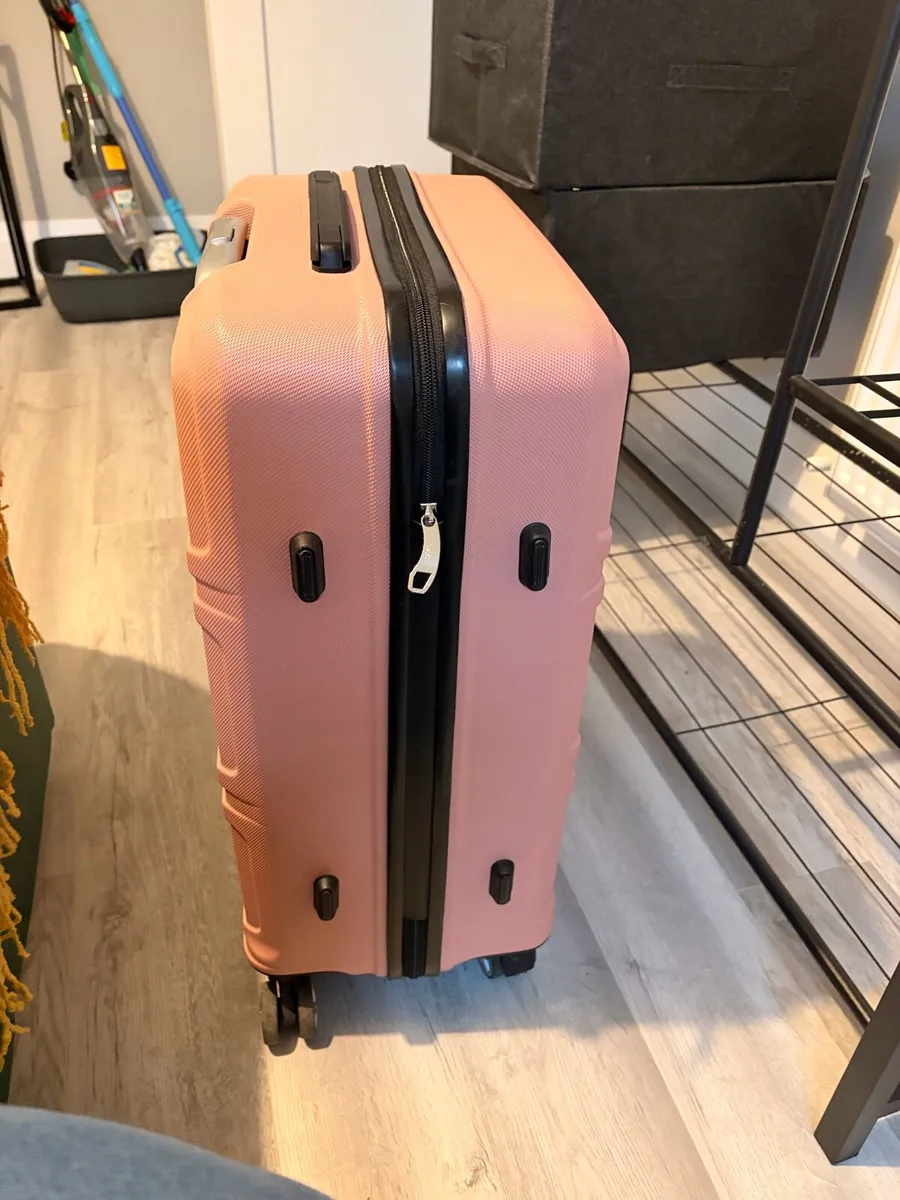 Hard shell case - Image 2