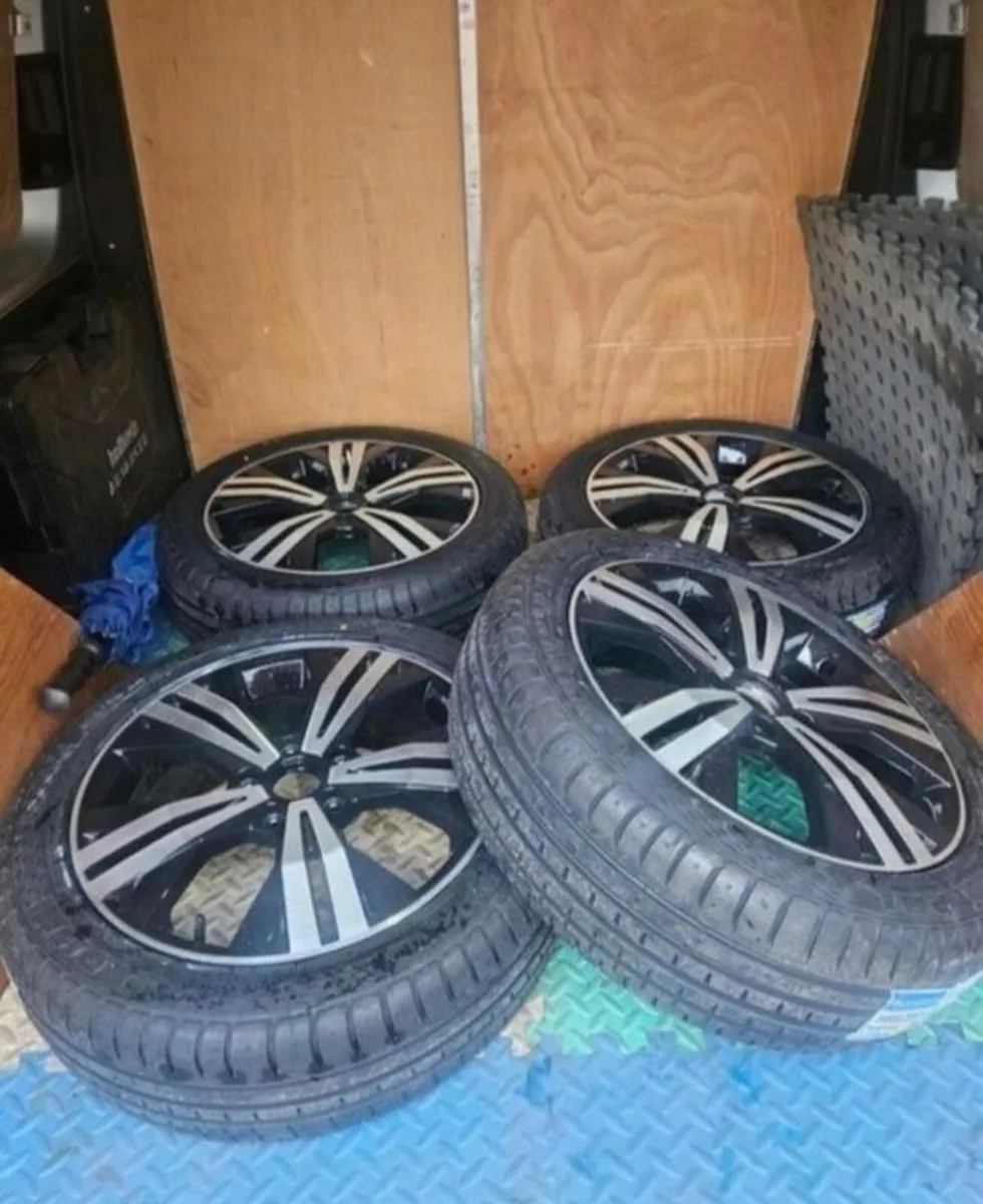 Genuine VW Caddy Alltrack 17" Alloy Wheels - Image 3