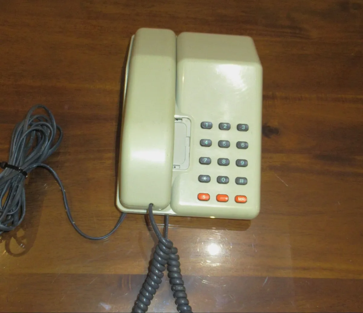 vintage Retro phone telephone landline pub cottage - Image 3