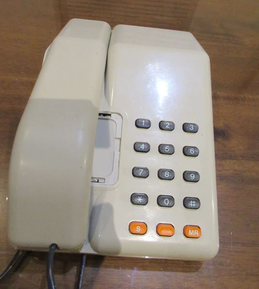 vintage Retro phone telephone landline pub cottage - Image 4