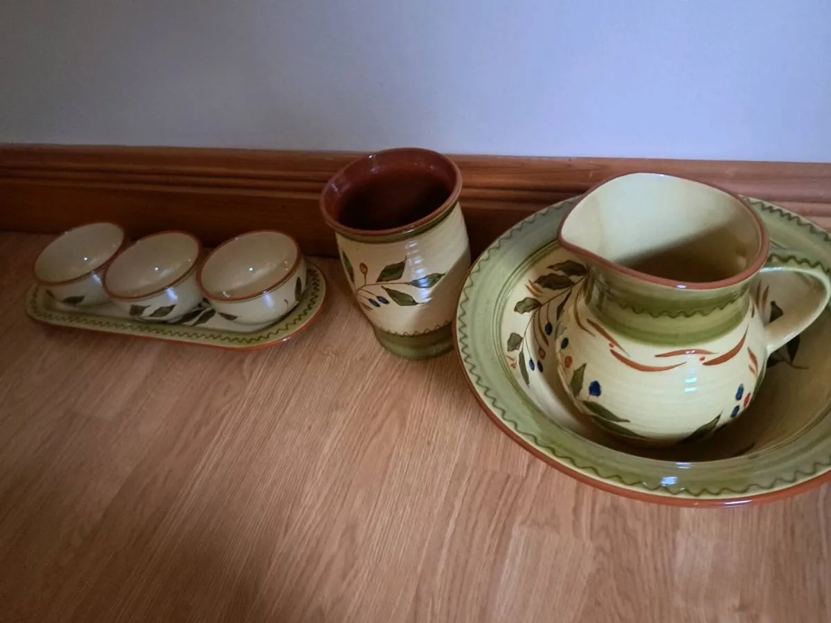 Pottery set - Image 1