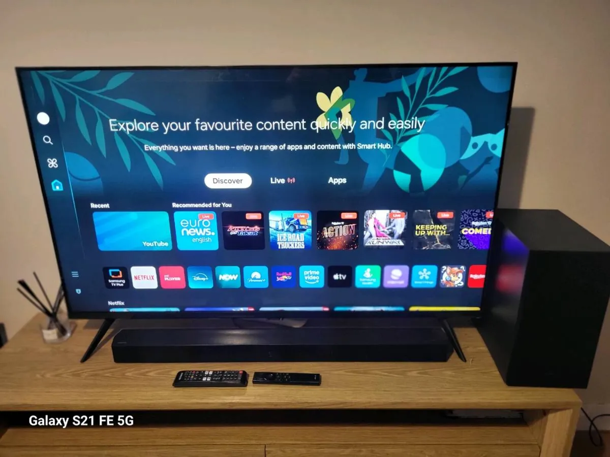 Samsang 50 smart tv with Samsang soundboard+sub - Image 2