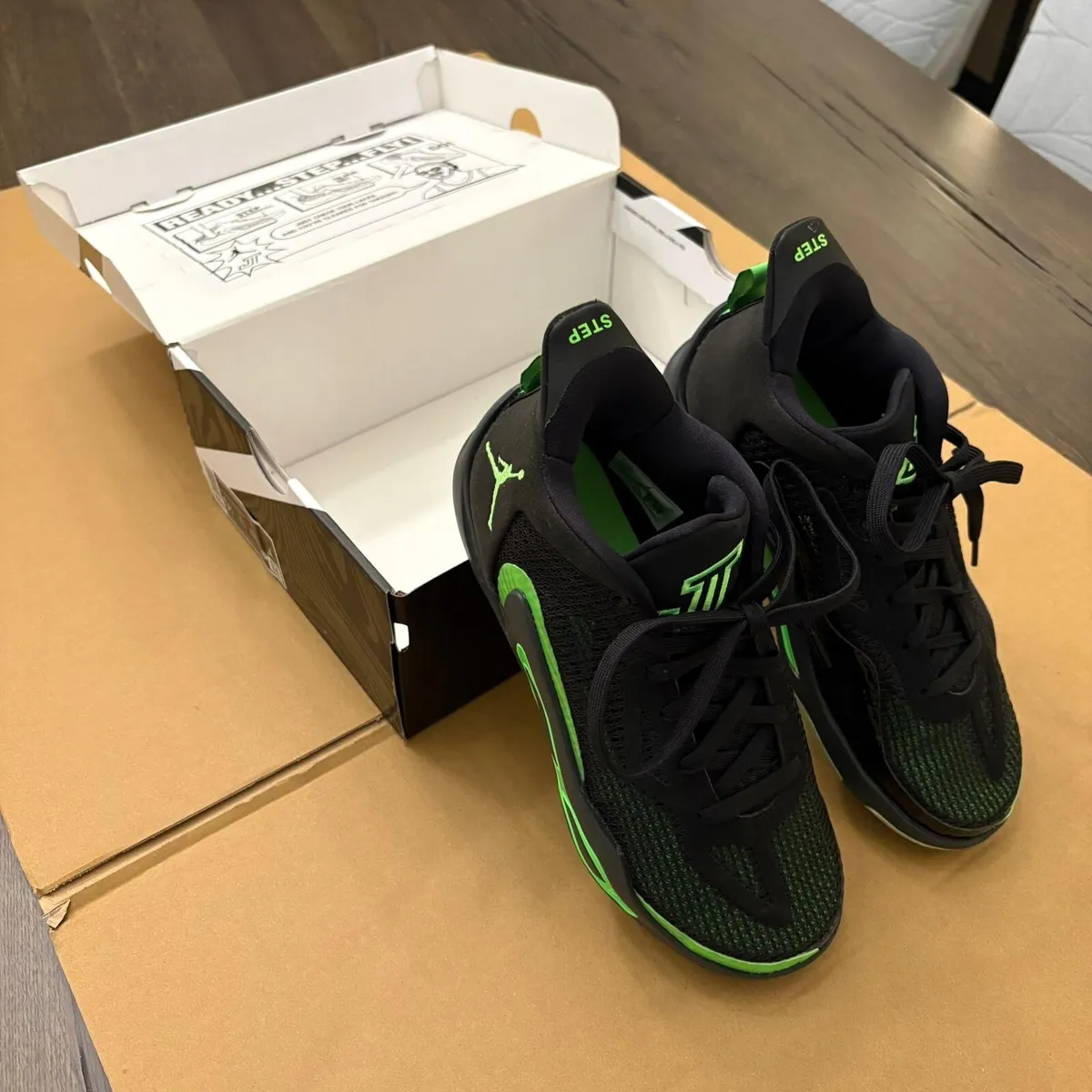 Basketball Shoes / Runners - Image 1