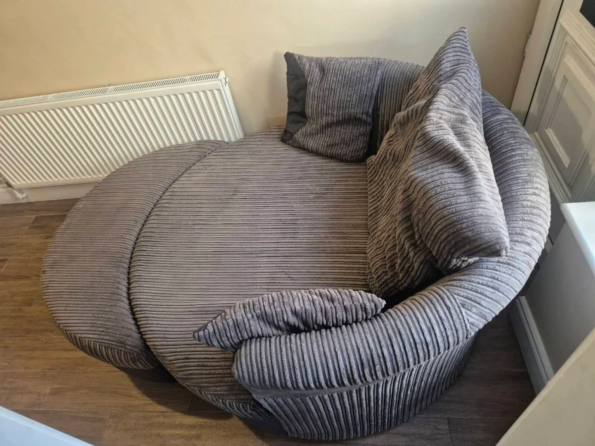 Swivel chair and foot stool - Image 4